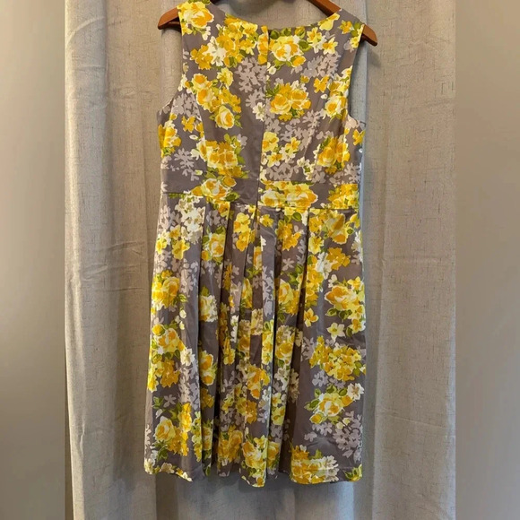R&K Dress Size 14 1950’s / 1960’s Style Pleated Yellow and Grey Floral Dress. - Picture 2 of 11